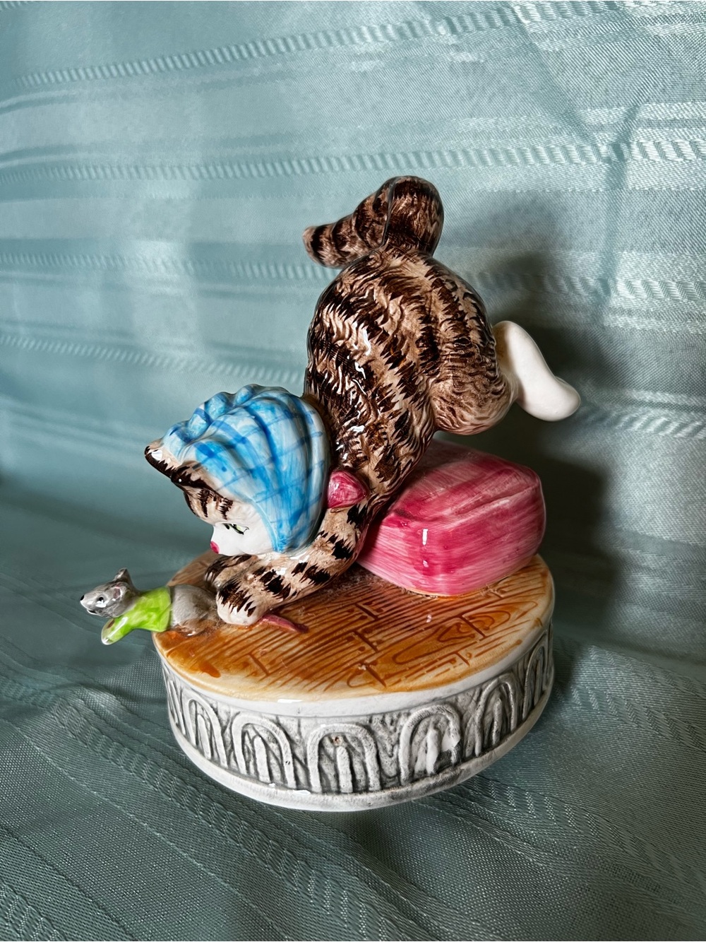 Vintage Schmid Beatrix Potter Miss Moppet Music Box - WORKING NO CHIPS